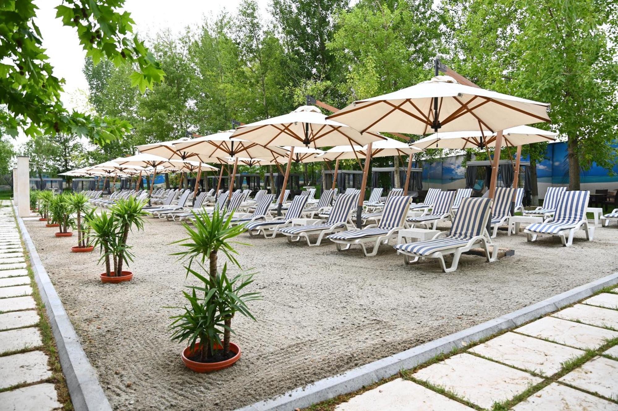 Multi Grand Hotel Ptghni Exterior foto