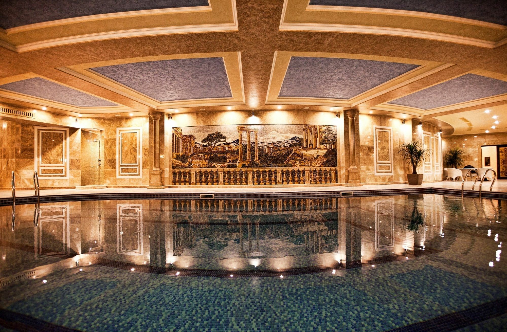 Multi Grand Hotel Ptghni Exterior foto