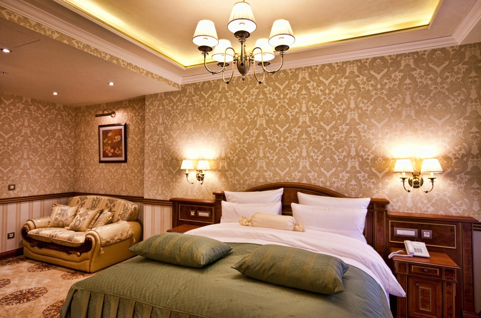 Multi Grand Hotel Ptghni Exterior foto